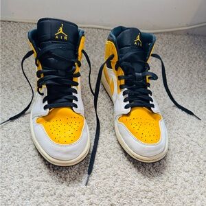 Nike Air Jordan 1 University Gold Style  Size 10.5!  Great Condition!